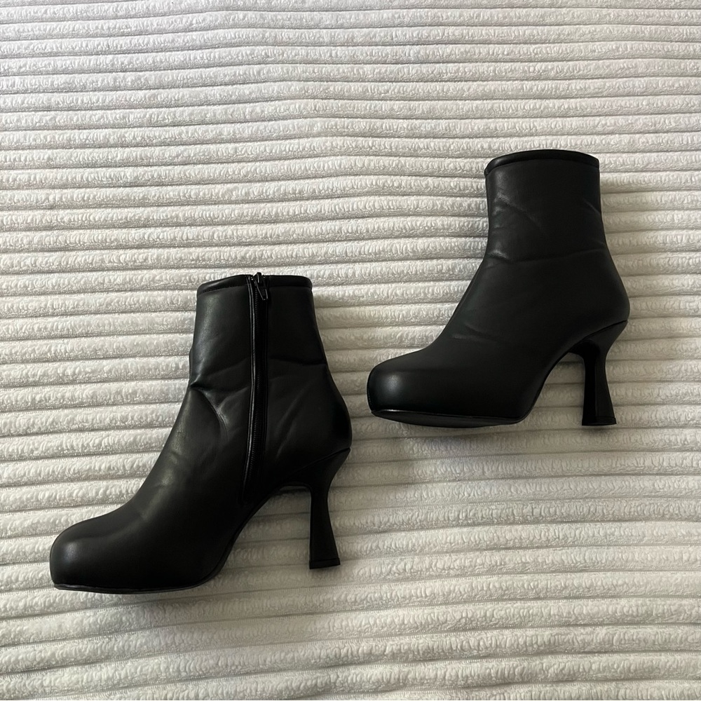 NEW Simon Miller Heeled Boots